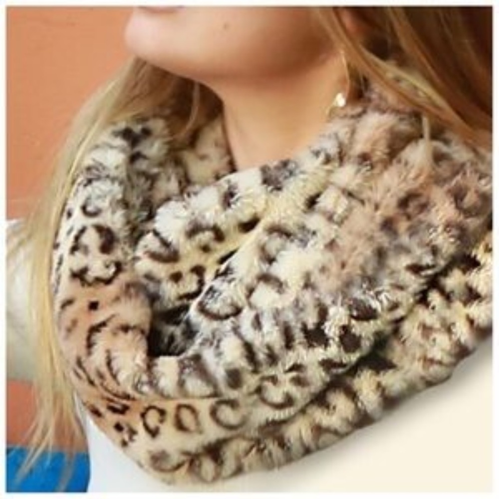Fun fur with leopard print snood scarf
